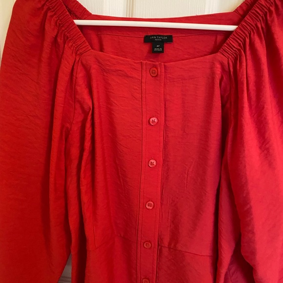 Ann Taylor Petite Top - Medium - Picture 3 of 6